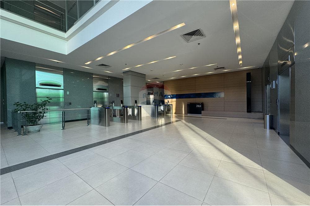 En Alquiler Oficina en el World Trade Center — foto 5