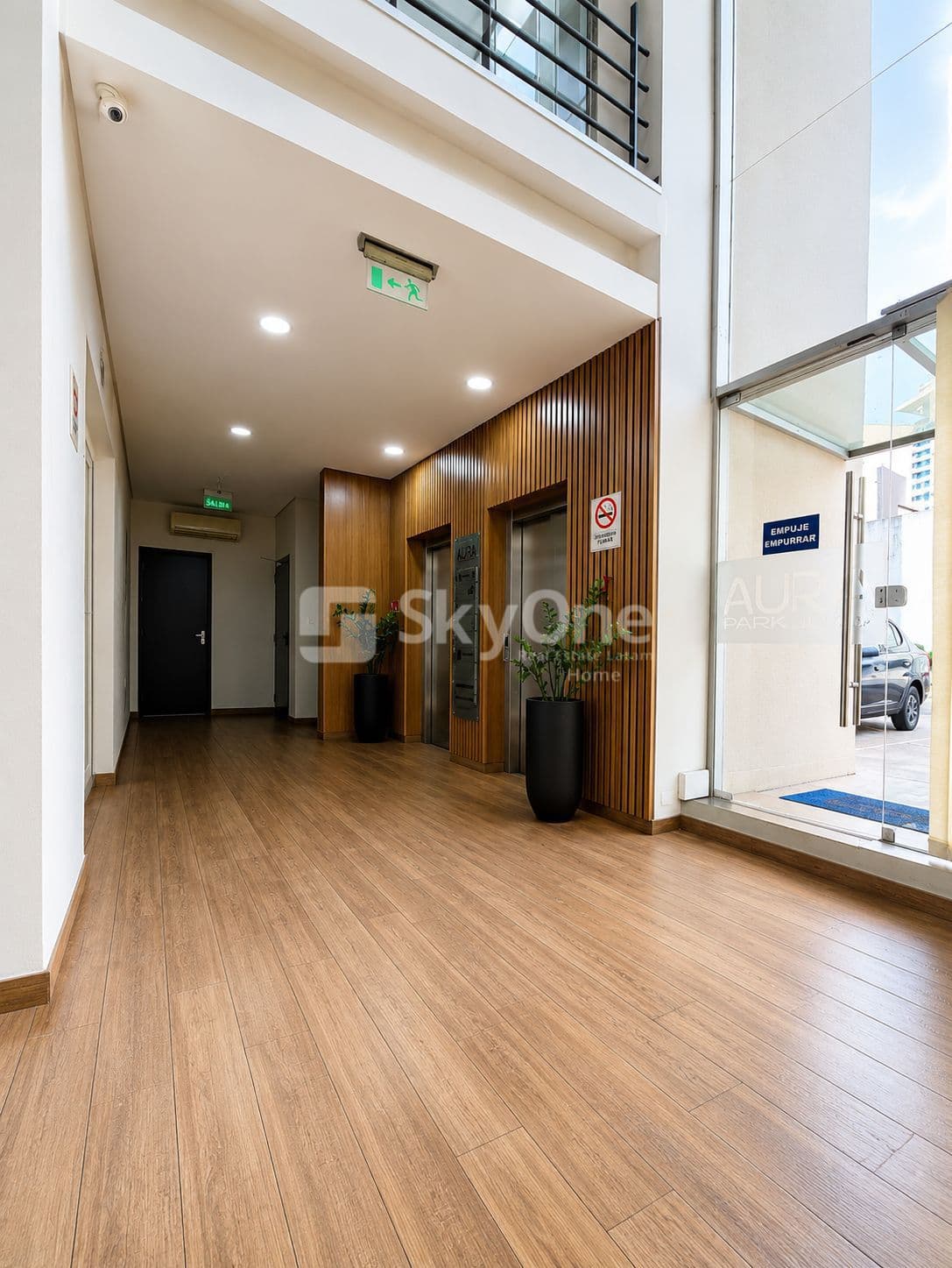 Oficina corporativa amoblada de 330 m² en alquiler en el Eje Corporativo, foto 4