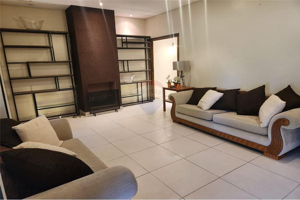Amplia residencia en b° san vicente, foto 2