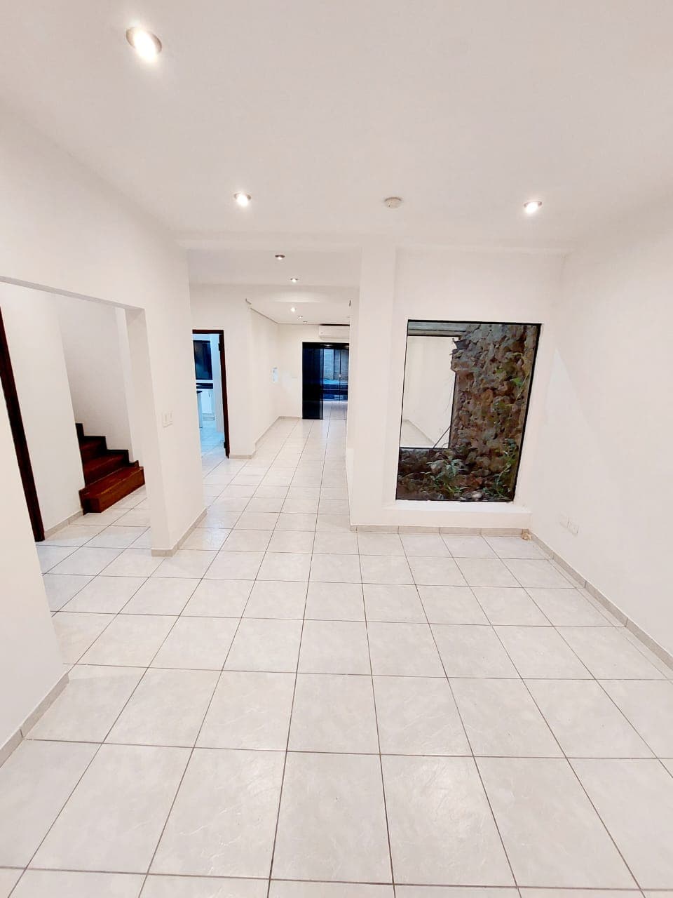 Duplex en Alquiler, de 3 hab en Suite, Zona Villa Morra, foto 3