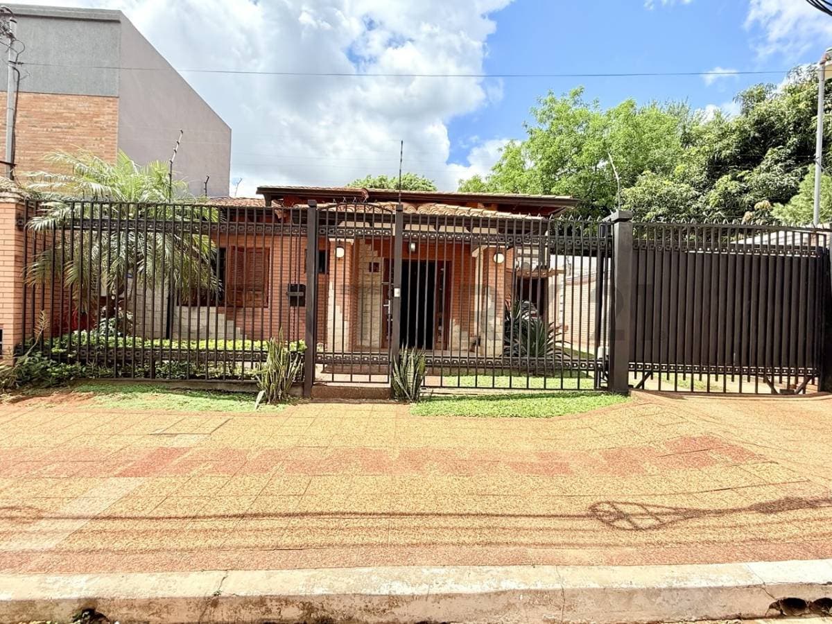Amplia Residencia En Fernando Zona Norte