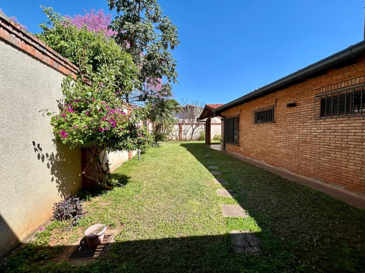 Casa en alquiler – Barrio Herrera, foto 2