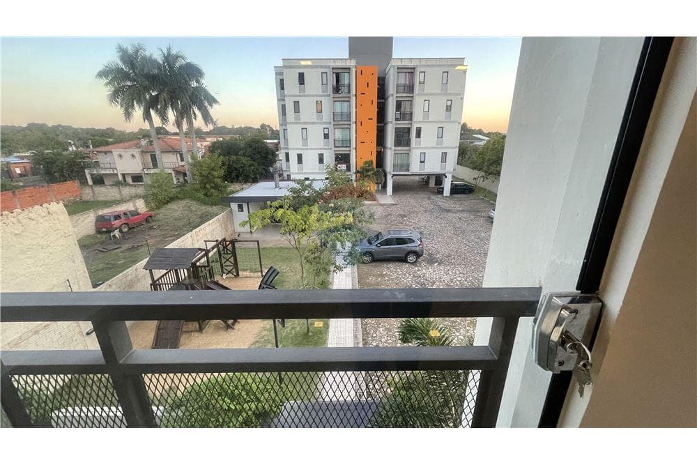 Departamento de 3 Dormitorios y Cochera en Venta, Edificio INSIGNIA 1 Luque, foto 3