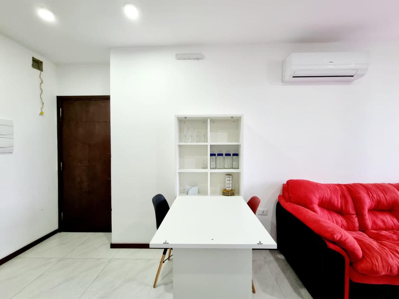 Depto. Amoblado 1 Dormitorio con Cochera en Los Laureles — foto 3