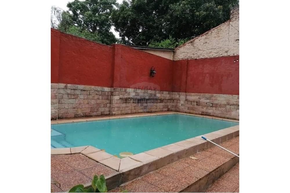 Vendo Amplia Casa en Barrio San Pablo Asunción