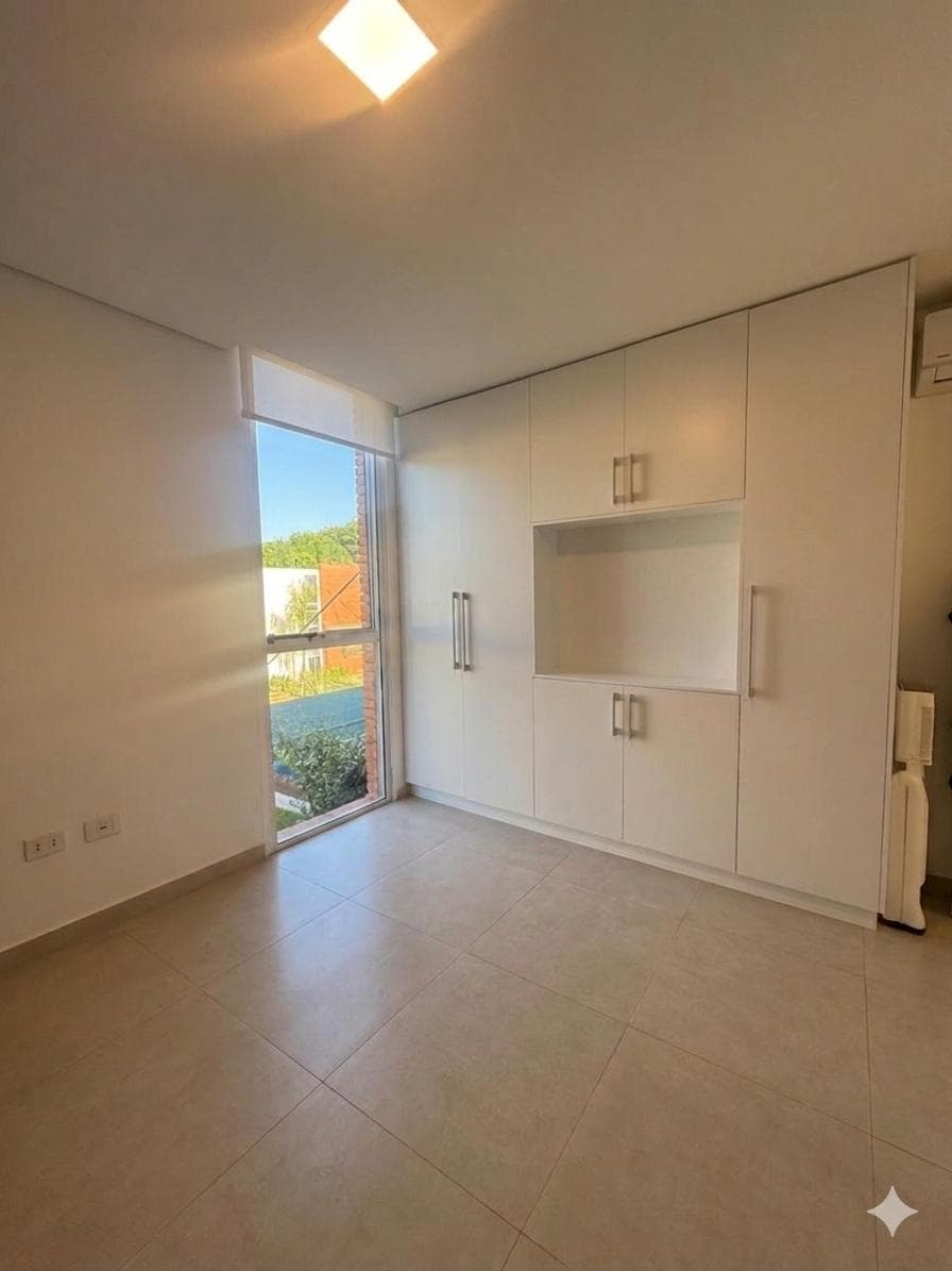 Dúplex En Alquiler En Barrio Cerrado Laurelty Luque | 2 Suites + Patio, foto 2