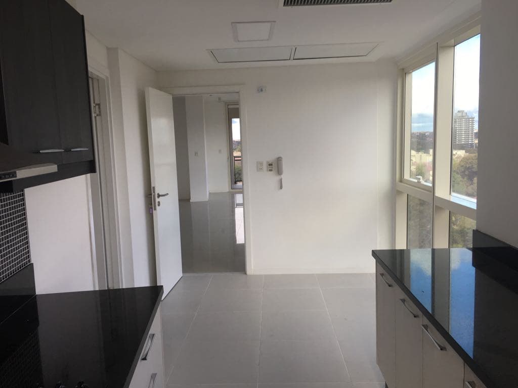 Hermoso departamento 3 dormitorios mas servicio — foto 4