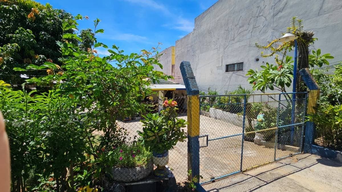 En venta terreno frente a plaza madero Luque, foto 1