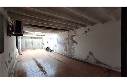 Casa-Venta-Defensa Nacional esq., Lambaré, Central