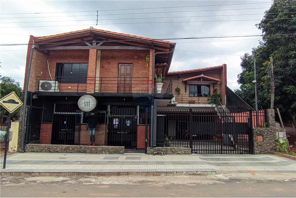 Venda Casa con Salón Comercial en Villa Elisa
