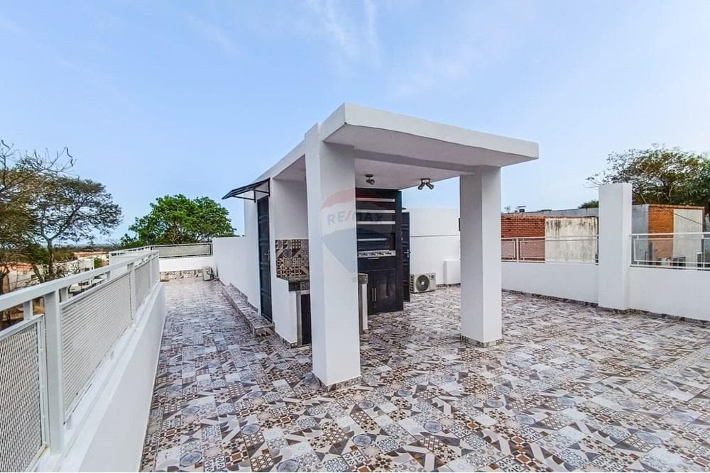 "Triplex Moderno en Lambaré: Elegancia y Comodidad, foto 2