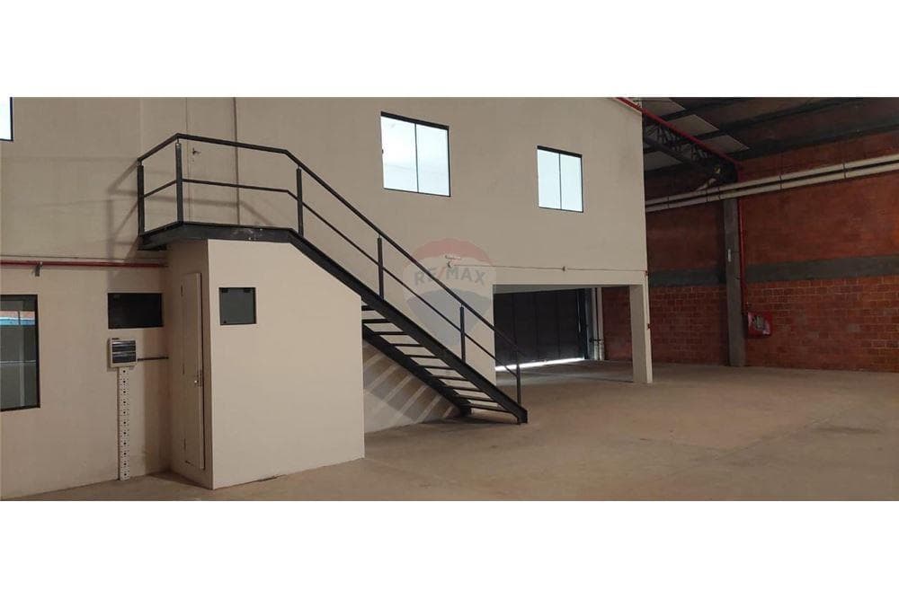 Depósito - Alquiler - Paraguay Asunción Santísima Trinidad Tinglado de 650 m2, foto 4