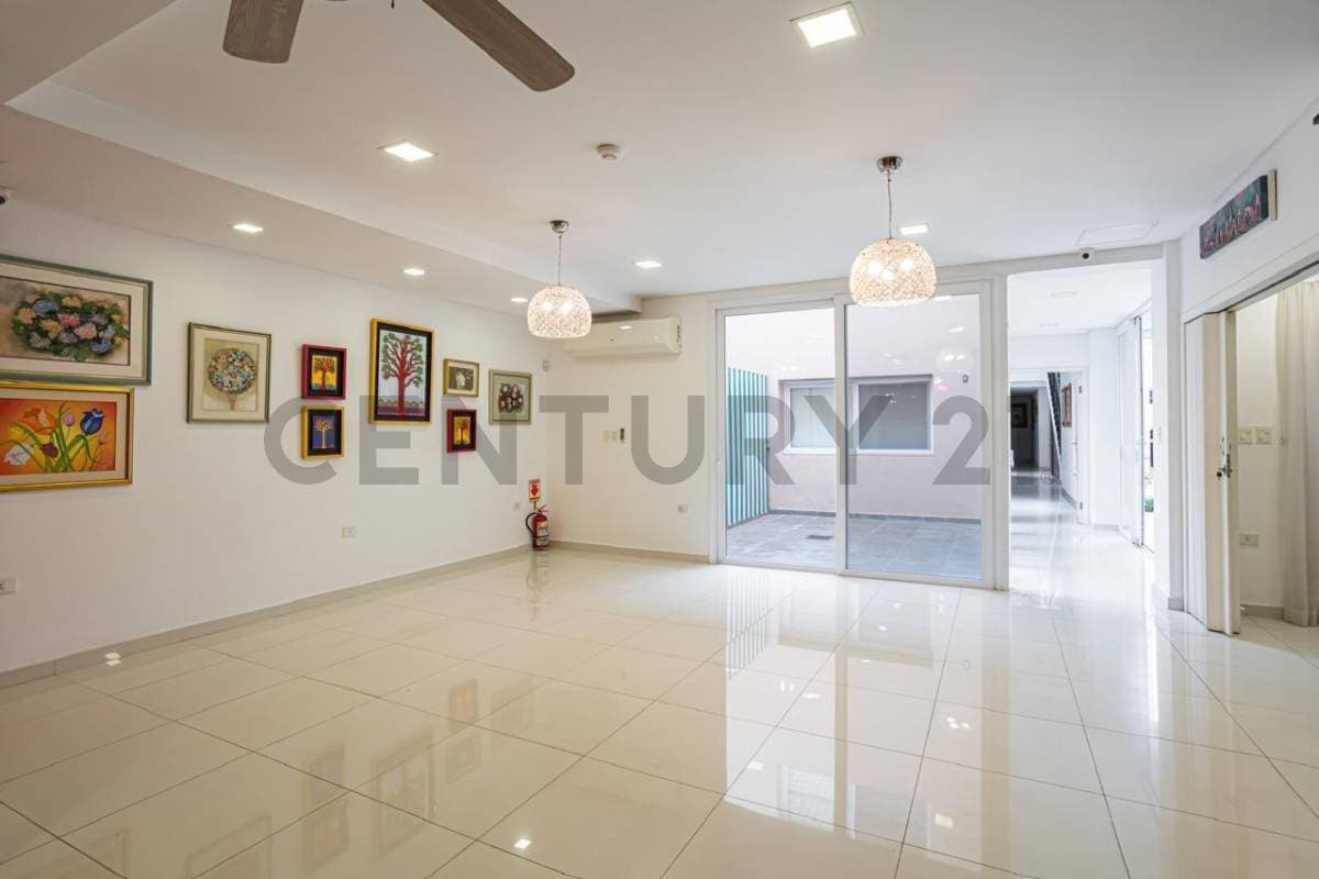 En venta residencia en Lambaré, foto 3