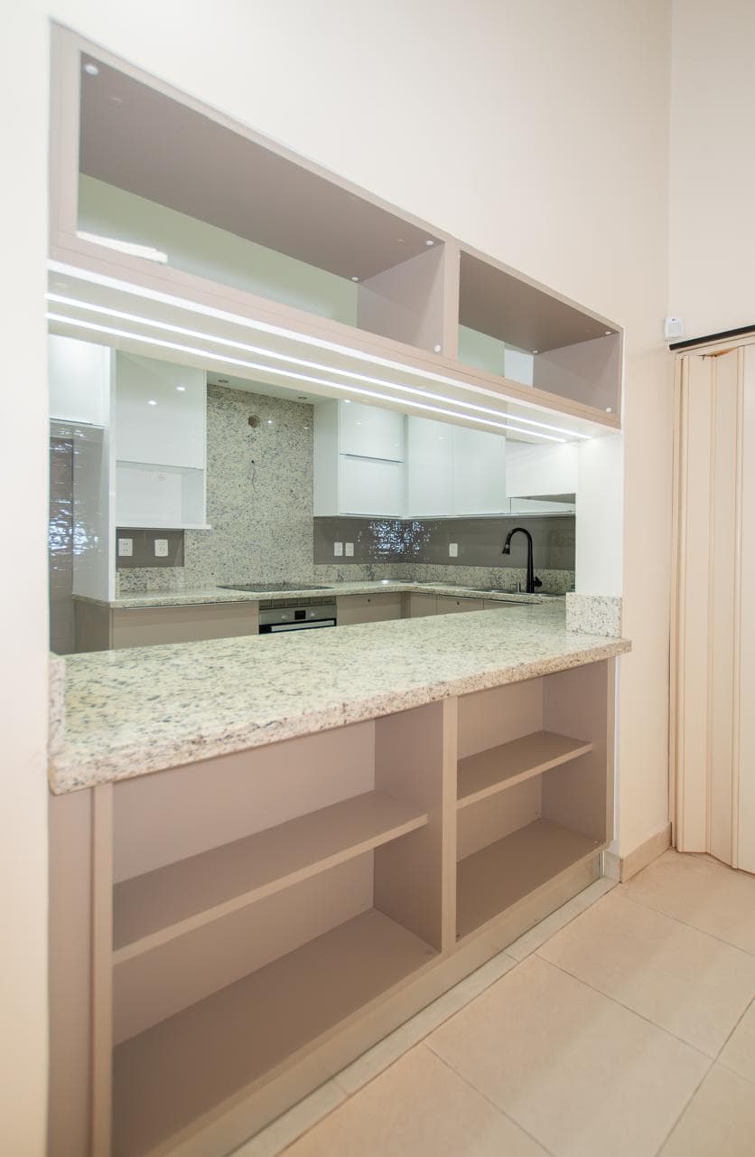 Amplia Casa 3 Dorm. 683 m² Terreno San Vicente, Zona Gral. Santos, foto 5