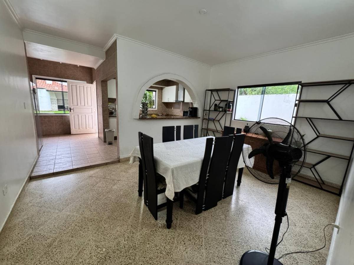 Casa de 4/5 dorm. en Itá Enramada - a 1 cuadra de la Av. Costanera Sur, foto 5