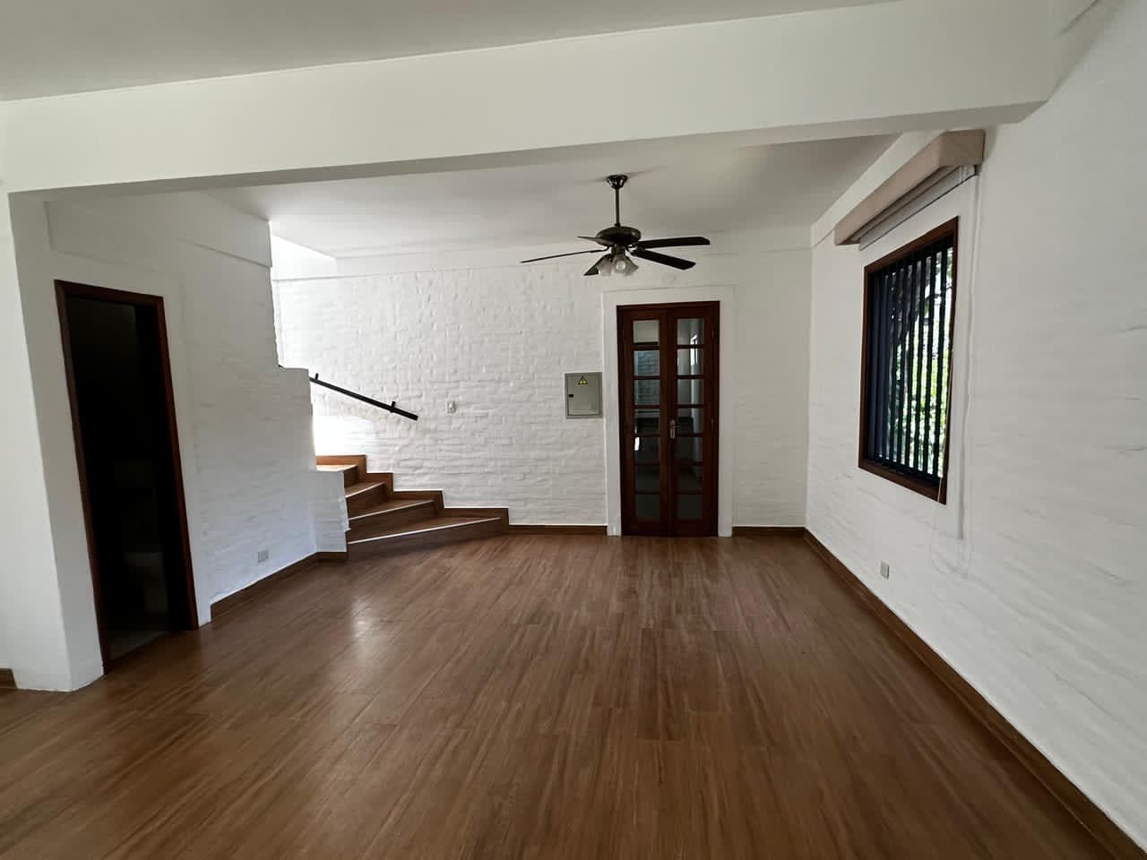 En alquiler duplex de 3 habitaciones en el barrio Mburucuya de Asunción, foto 2