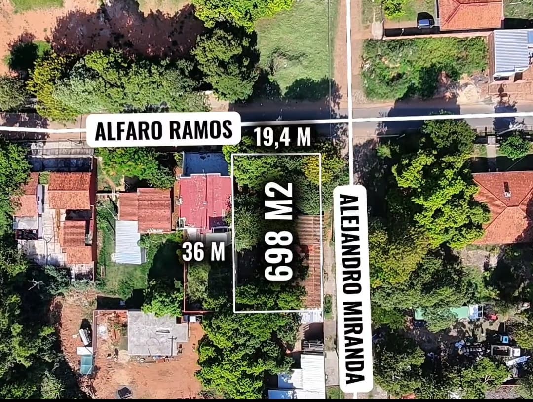 1️⃣ “Terreno en esquina 678 m² sobre asfalto – Puerto Pabla, Lambaré”