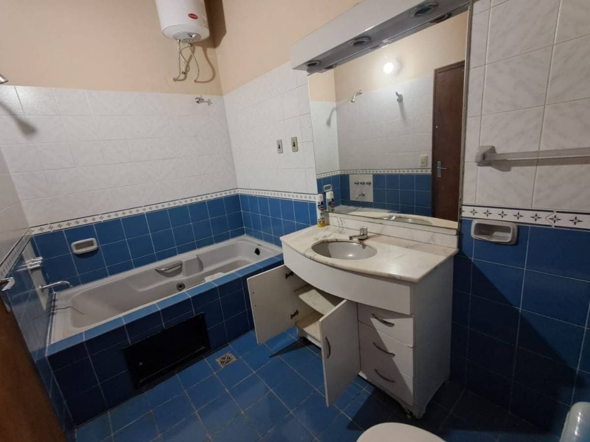 Casa en esquina en venta en planta baja, Fernando de la Mora norte, foto 3