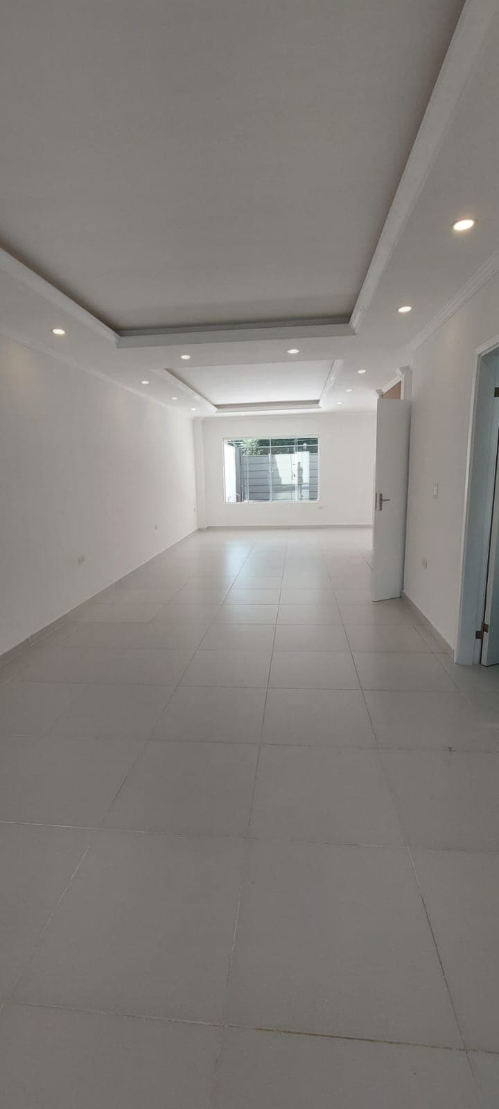 Vendo duplex a estrenar. Estilo minimalista. Luque. Cod 003
