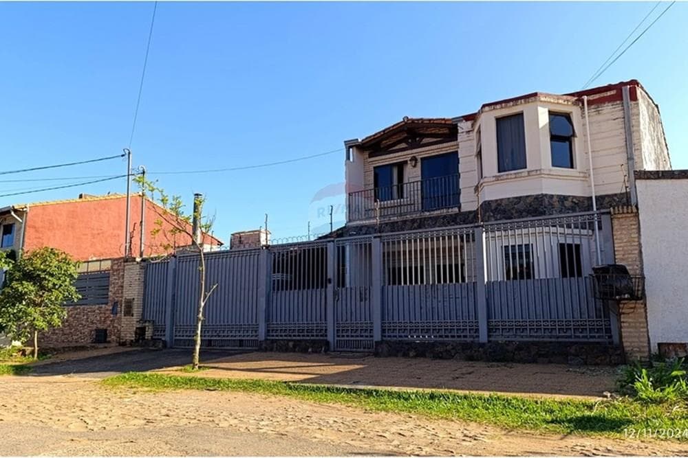"Tu hogar en Laguna Sati: Espacio y Elegancia"