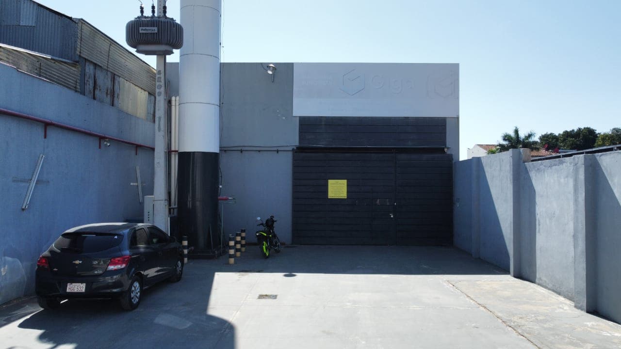 Imponente local comercial con deposito y oficinas, foto 1