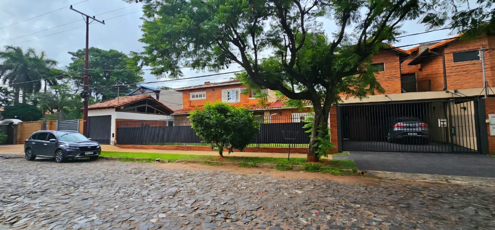 Hermosa Residencia Con Piscina En Alquiler Barrio Herrera, foto 2