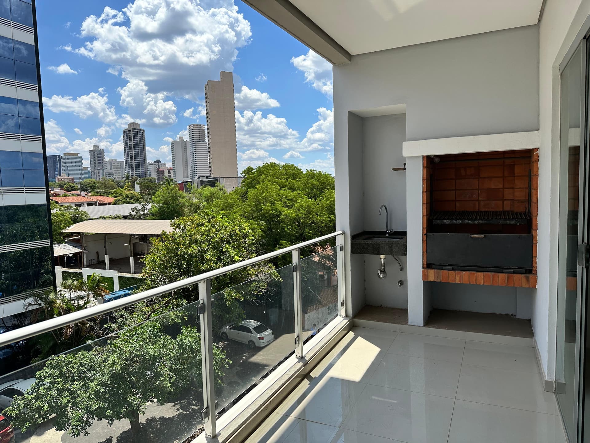 amplio departamento de 3 habitaciones en Ykua Sati, foto 1