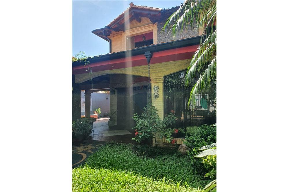 Residencia con piscina en San Lorenzo, foto 2