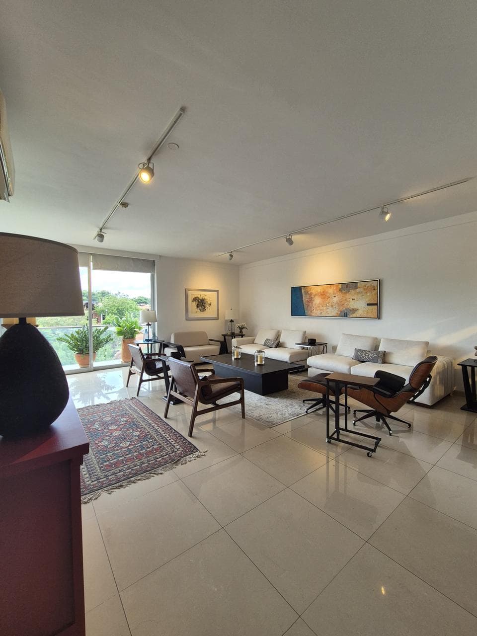 Alquilo Hermoso y Amplio Penthouse Amoblado