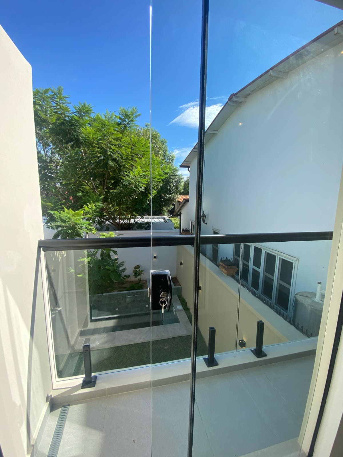 En venta – dúplex en tuyutí, foto 3