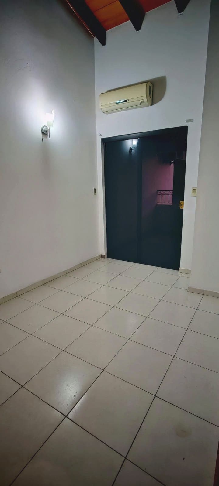 Duplex tipo casa en loma pyta — foto 2