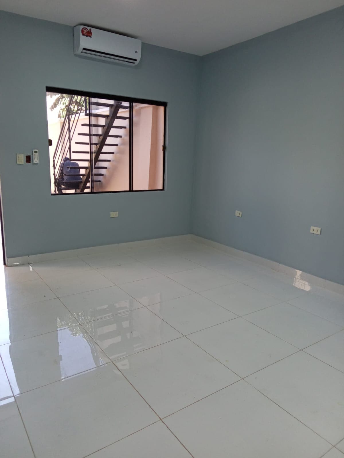 Alquilo casa lambare zona super 6