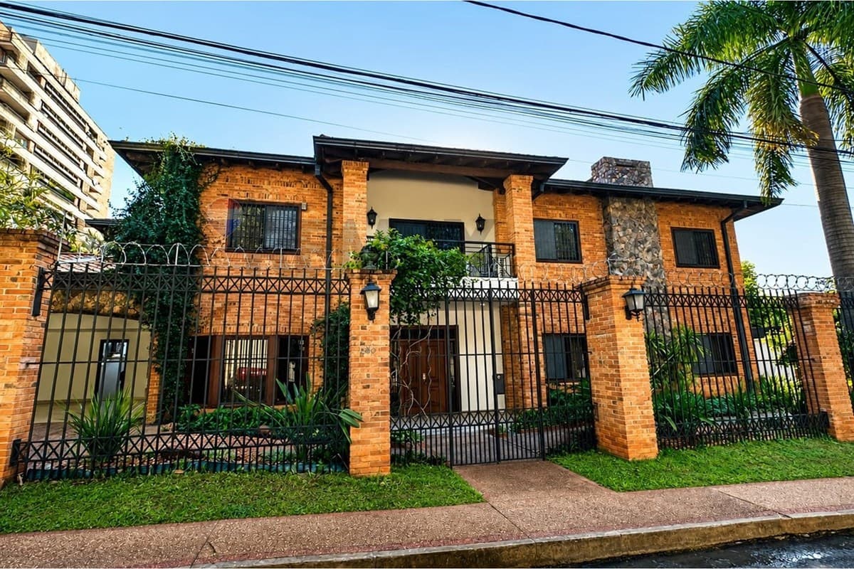 Residencia en alquiler - bernardino caballero