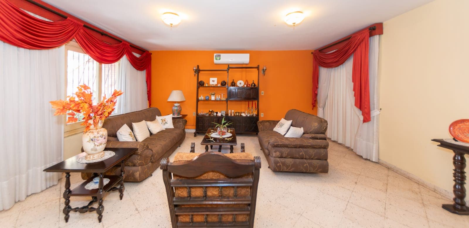 En Venta – Residencia U Oficina En Barrio Nazareth