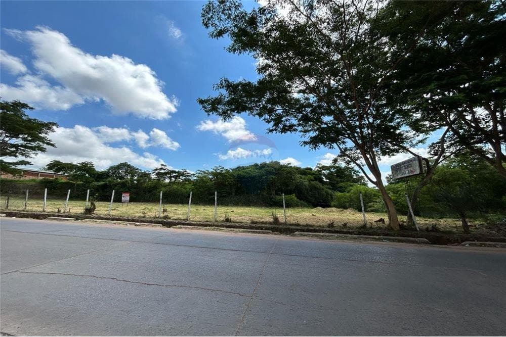 Amplio terreno en lambare 1.790 m2 a pasos de cacique, foto 1