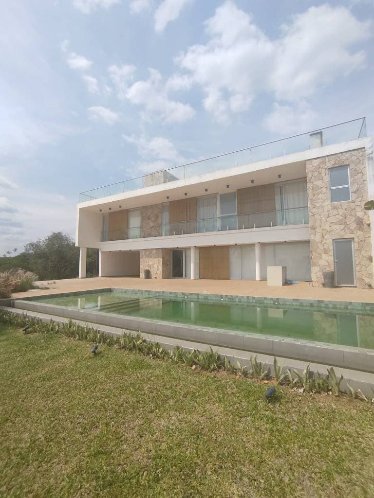 Vendo residencia a estrenar en condominio, San Bernardino