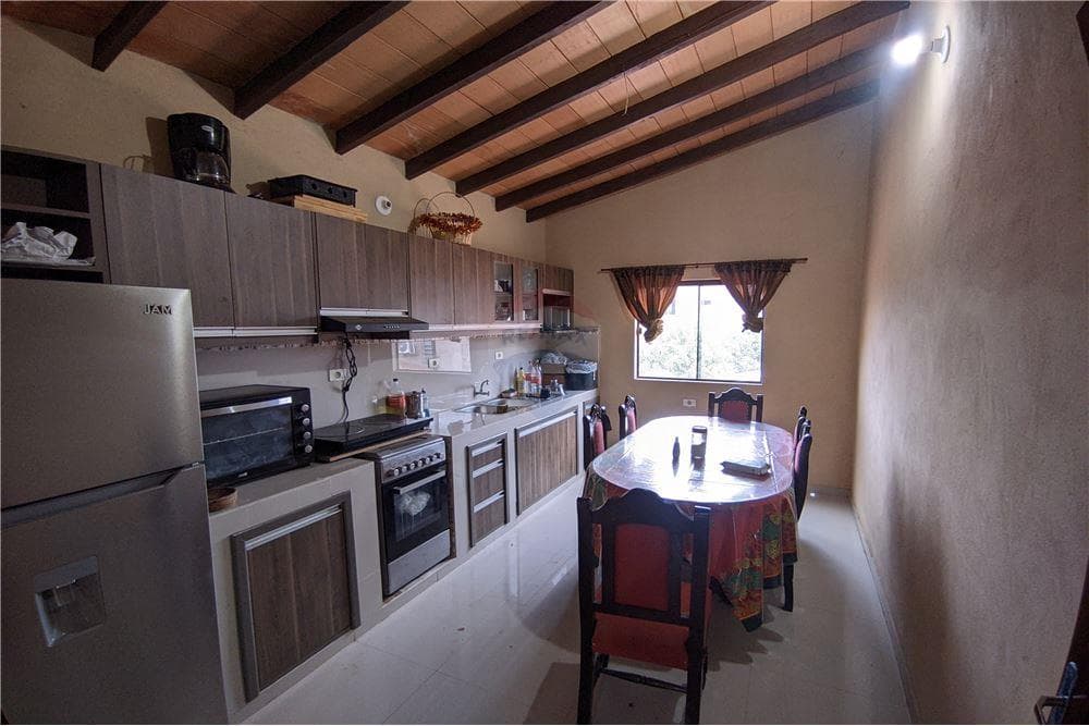 Venda Casa con Salón Comercial en Villa Elisa, foto 4
