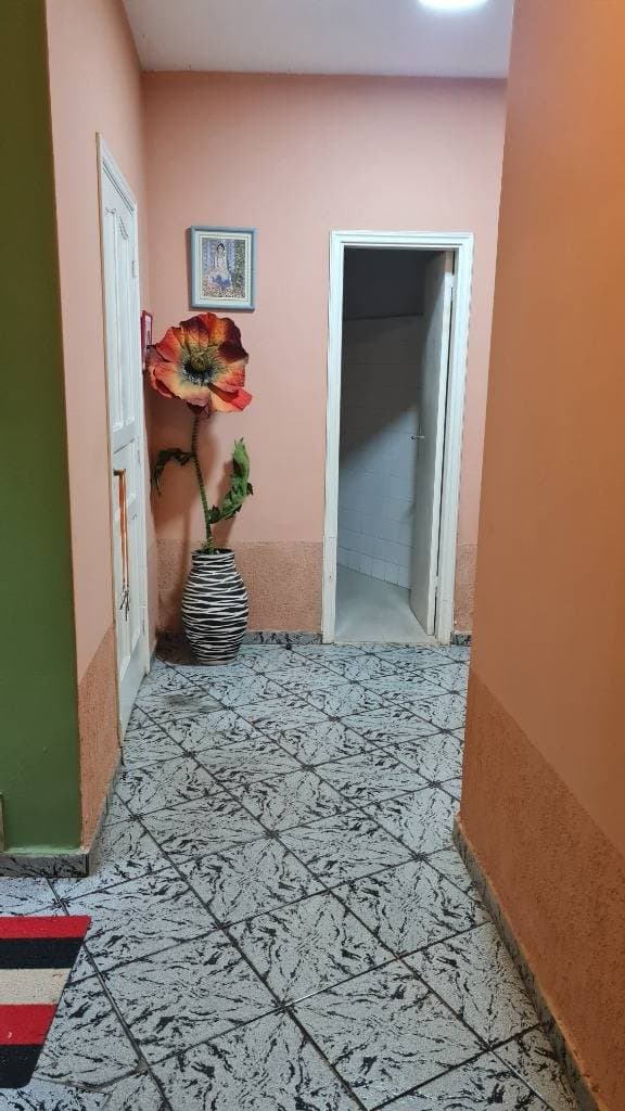 Casa en Venta en Barrio Las Lomas – Amplio Terreno frente a Plaza, foto 5