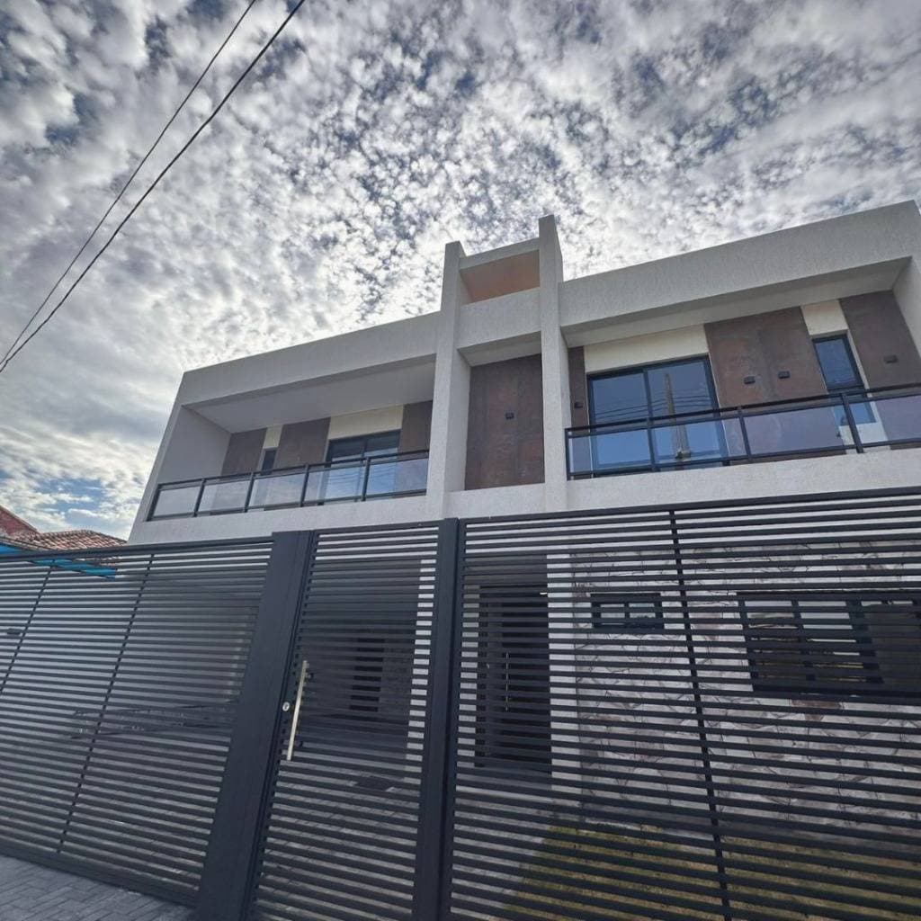 Vendo residencia a estrenar de 3 niveles | barrio mburucuya