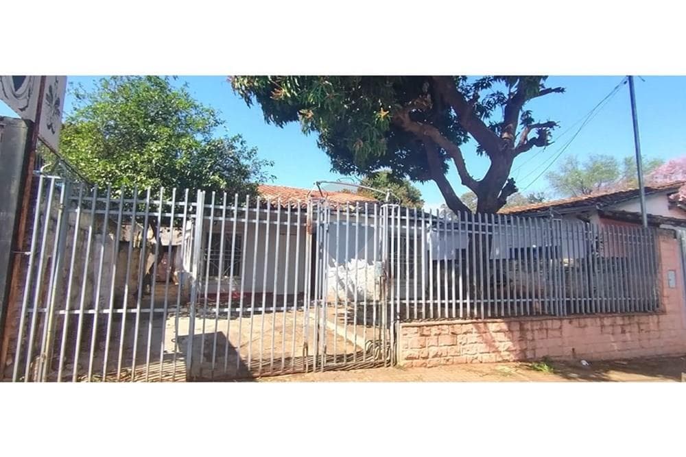 Terreno con casa a refaccionar en b° domingo savio, fdo zona norte