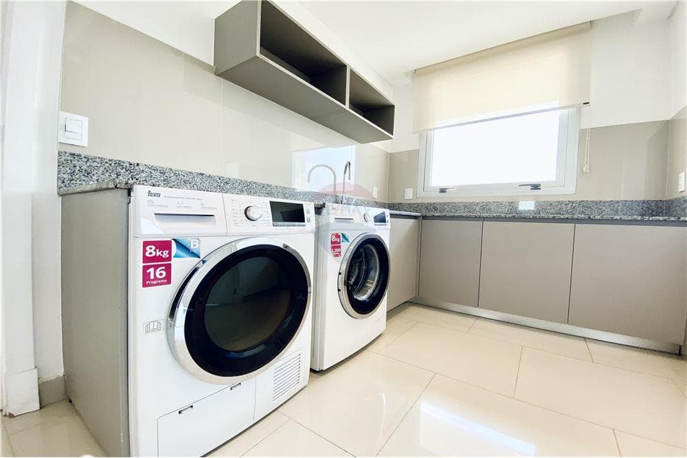 En alquiler penthouse de 3 pisos en el exclusivo palacio de los patos — foto 4