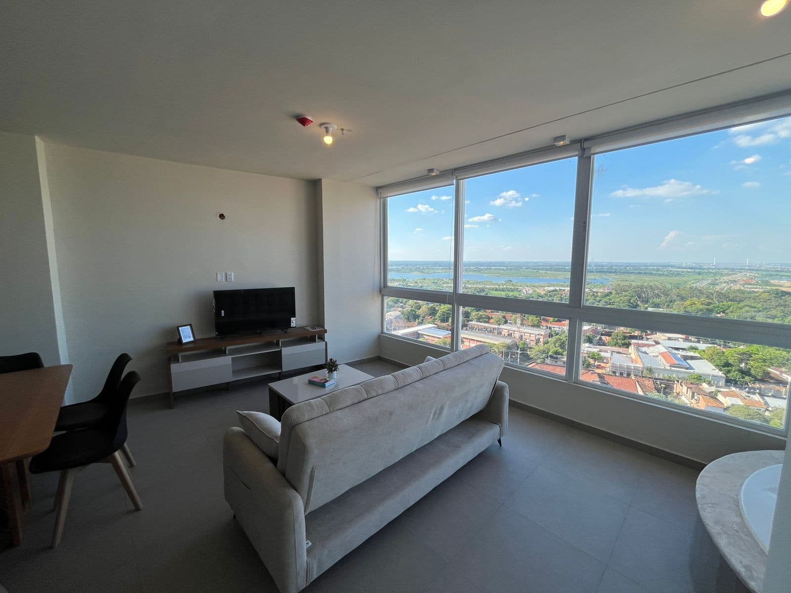 Hermoso penthouse amoblado con vista a la bahia — foto principal