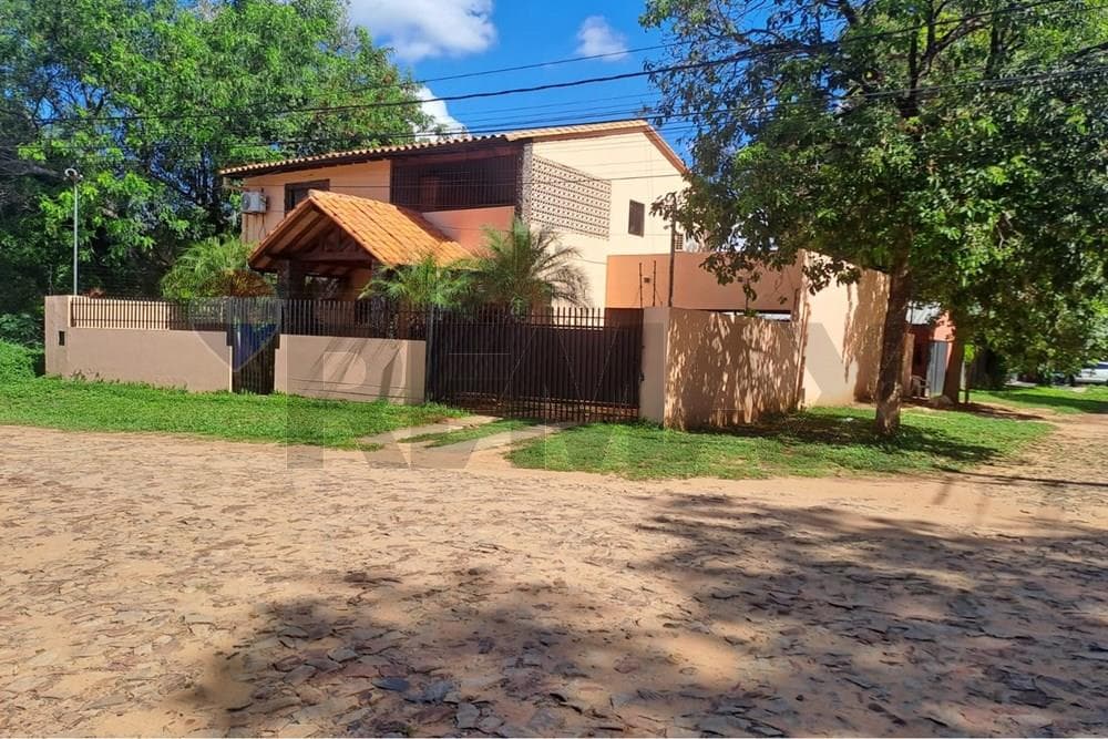 Vivienda amplia amoblada en mariano roque, foto 2
