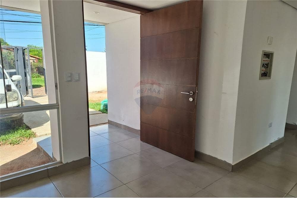 Casa a estrenar en Luque loma merlo — foto 2