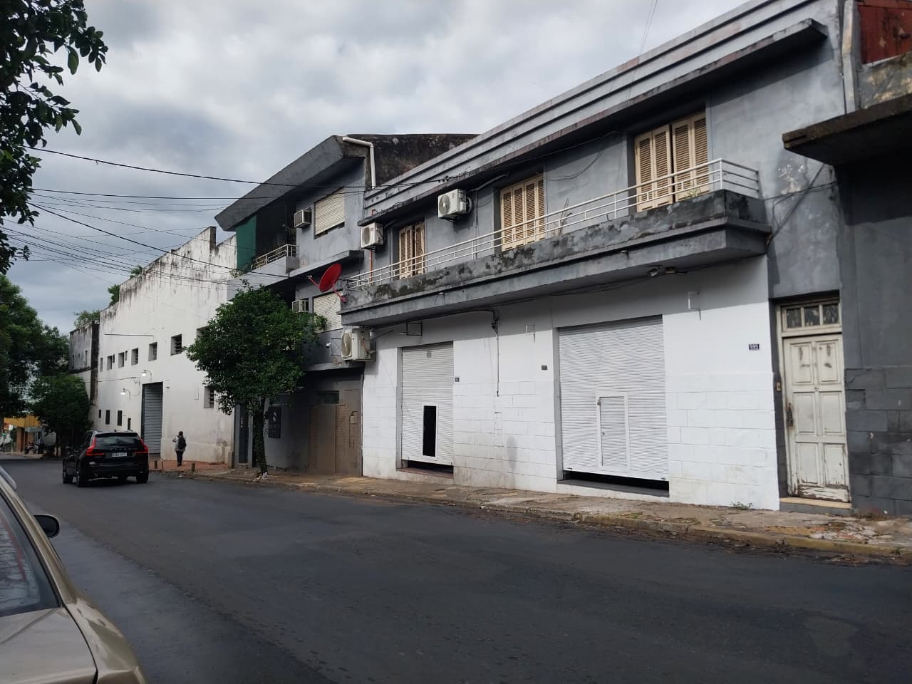 Salon comercial sobre montevideo casi manduvira, foto 2