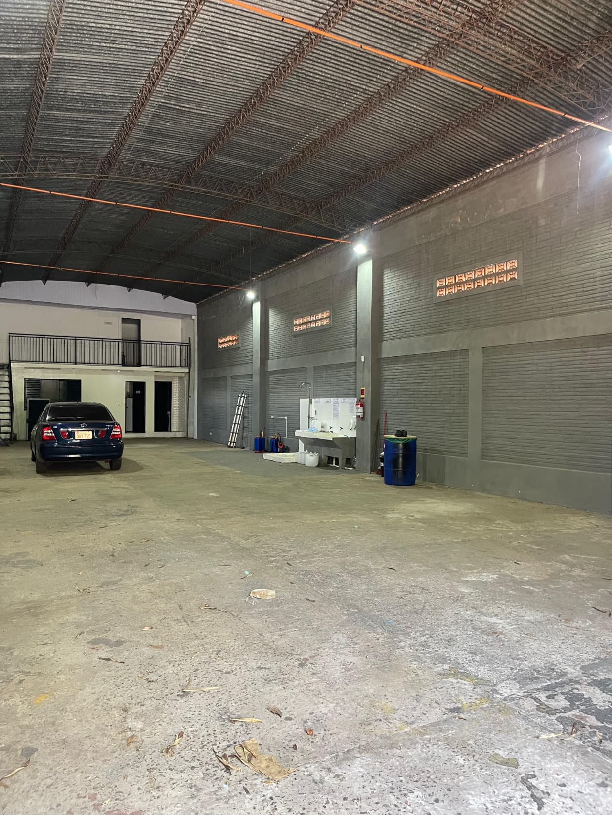 deposito con oficina y terreno en venta — foto 4