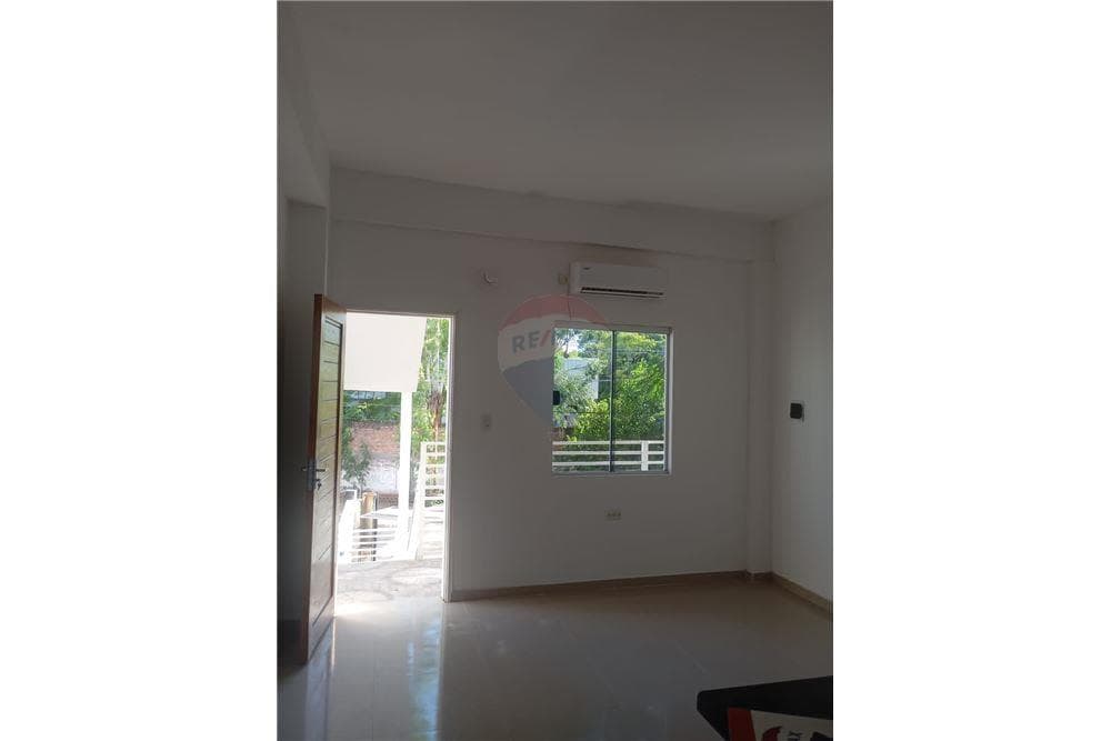 Alquilo departamento zona salemma