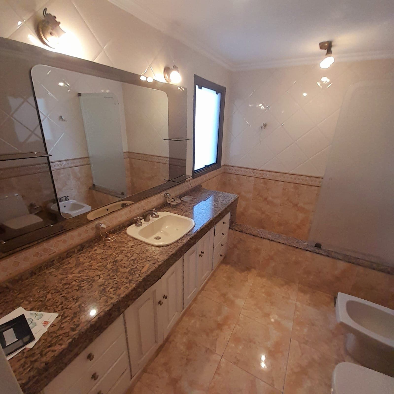 Lujosa residencia de 2.169 m² en el barrio Ycuá Satí, foto 3
