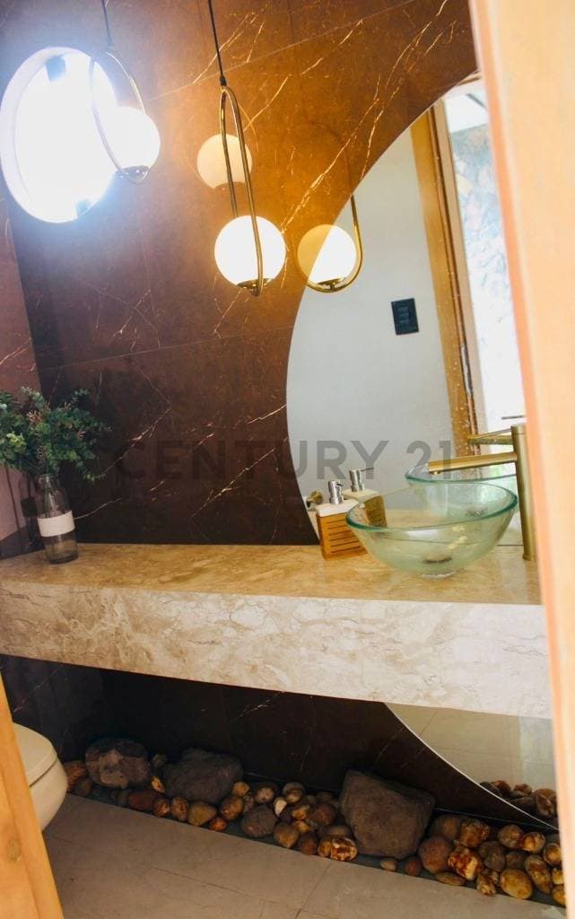 de Casa en San Bernardino, Cordillera - Residencia con Piscina — foto 4