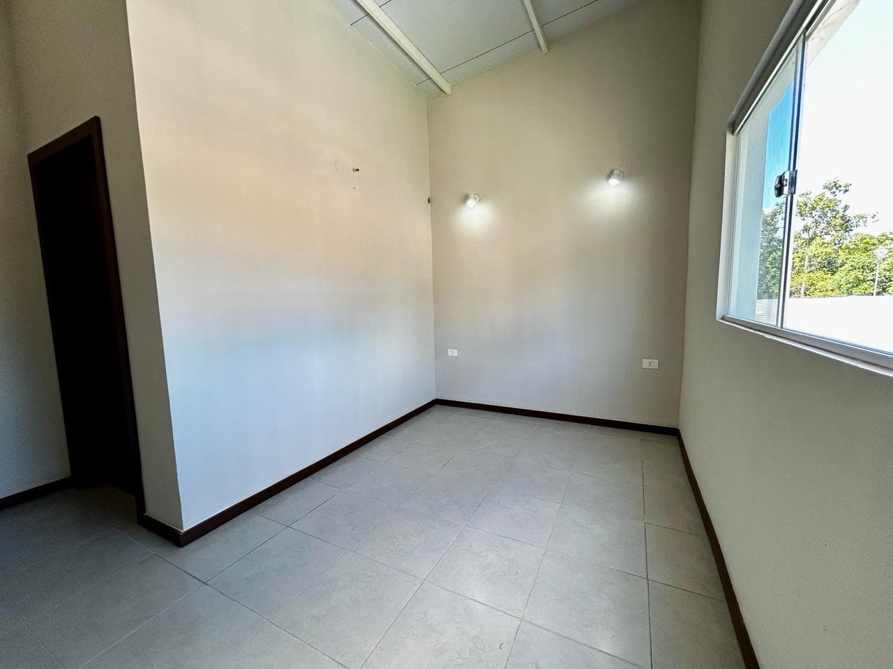 Oferto casa a estrenar en condominio yeruti - Luque, foto 3